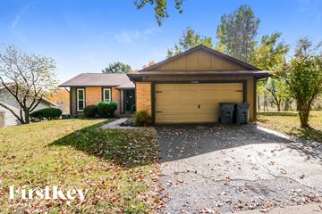 Maryland Heights house for rent - 12082 Foxpoint Dr Maryland Heights, MO 63043
