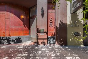 San Francisco apartment for rent - the building in which the hotel is located