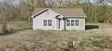 Beaumont house for rent - a small house in the middle of a field