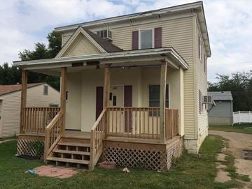 Sioux Falls apartment for rent - the front of a house with a porch