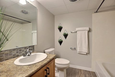 Floor plan for 2 beds, 1 bath, 958 sqft