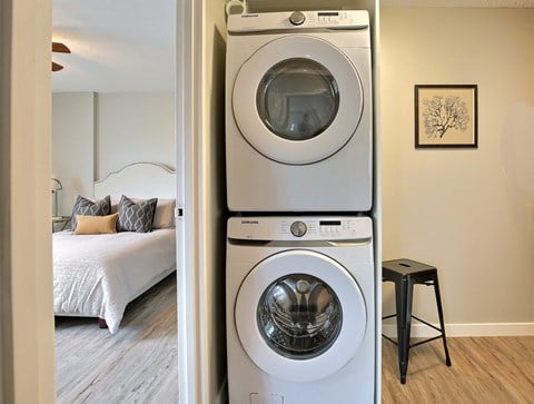 Floor plan for 2 beds, 2 baths, 1022 sqft