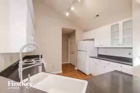Charlotte house for rent - 6627 Flat Creek Drive Charlotte, NC 28277