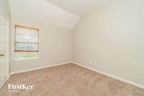 Mansfield house for rent - the bedroom of a home with carpet and a window