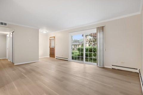 Floor plan for 2 beds, 1.5 baths, 925 sqft