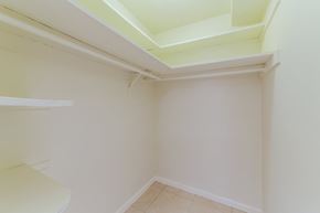 Hollywood apartment for rent - a small bathroom with a toilet and a white wall