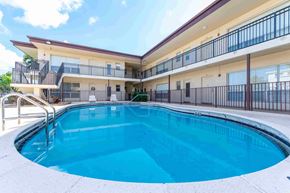 Hollywood apartment for rent - the swimming pool at our apartments with a blue pool