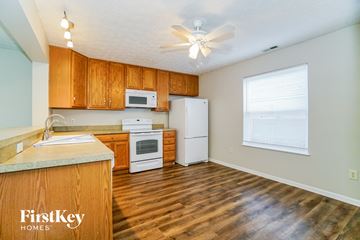 Columbus house for rent - the kitchen is clean and ready for us to use