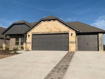Midlothian house for rent - A house with a garage and a driveway in front.