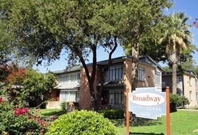 San Antonio apartment for rent - Broadway Front