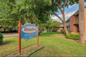 San Antonio apartment for rent - Broadway Front