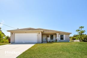 Lehigh Acres house for rent - A house with a garage is for sale.