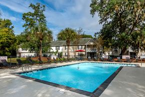Summerville apartment for rent - Sparkling Swimming Pool