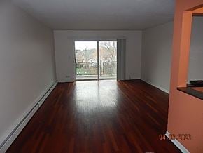 Arlington Heights house for rent - 2234 S. Goebbert Rd #420