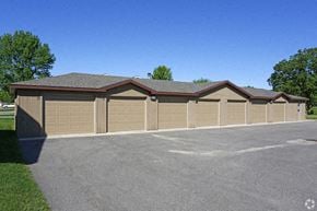 Hutchinson apartment for rent - Garages and storage