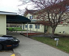 Aitkin apartment for rent - a house with a car parked in the driveway