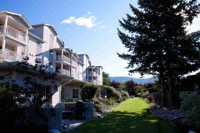 Kelowna apartment for rent - the view of the apartments from the yard