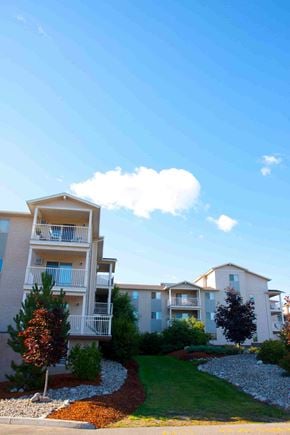 Kelowna apartment for rent - a view of the exterior of an apartment building
