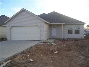Springfield house for rent - a white house with a driveway and a garage