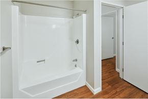 Yarmouth apartment for rent - Taymil Yarmouth Landing Bathroom