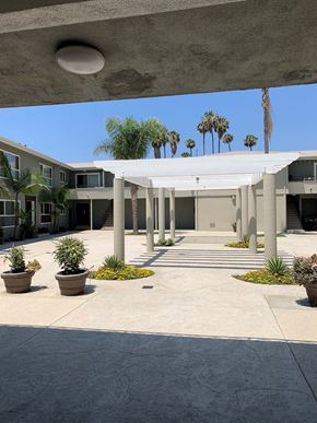 Los Angeles apartment for rent - the building in which the hotel is located