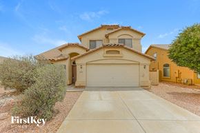 San Tan Valley house for rent - A large house with a garage is for sale.