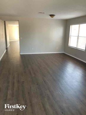 Phoenix house for rent - 9223 S 1ST Avenue Phoenix, AZ 85041