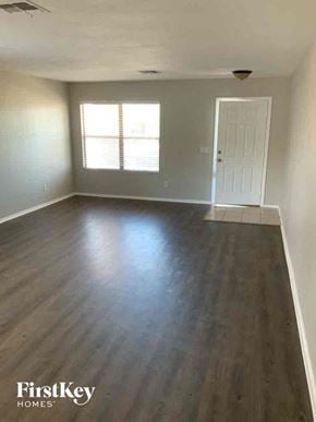 Phoenix house for rent - 9223 S 1ST Avenue Phoenix, AZ 85041