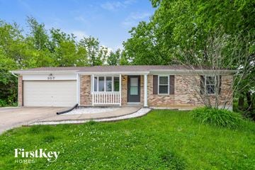 Saint Peters house for rent - 307 West Sunny Hill Boulevard Saint Peters, MO 63376