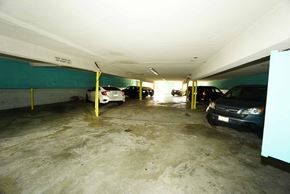 Berkeley apartment for rent - Parking Garage