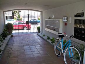 Berkeley apartment for rent - Entrance