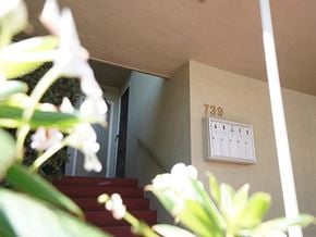 Oakland apartment for rent - Exterior