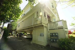 Berkeley apartment for rent - Side of Building