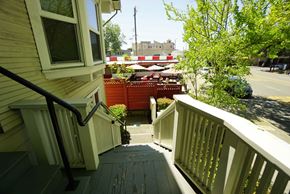 Berkeley apartment for rent - Stair way