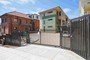 Berkeley apartment for rent - Front Gate