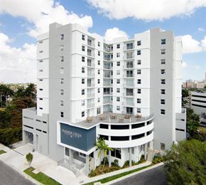 Miami apartment for rent - the building in which the hotel is located