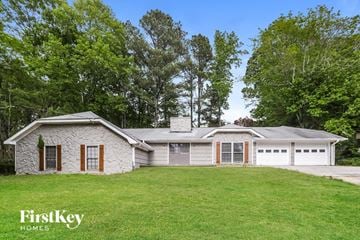 Stone Mountain house for rent - 1986 Scarbrough Drive Stone Mountain, GA 30088