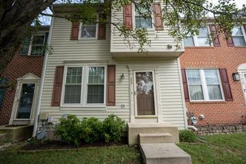 Pasadena townhouse for rent - 208 Trading Lane