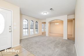 Cedar Hill house for rent - the living room and dining room are spacious and ready for you to use