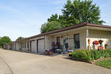 De Soto apartment for rent - the building in which the motel is located