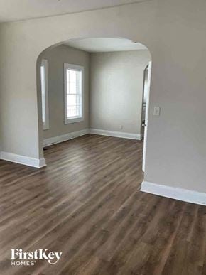 Atlanta house for rent - A room with wooden flooring and a window.