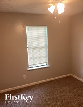 Snellville house for rent - 2021 Marshall Trail Snellville, GA 30078