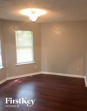Snellville house for rent - 2021 Marshall Trail Snellville, GA 30078