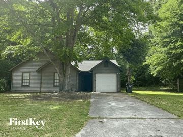 Snellville house for rent - 2021 Marshall Trail Snellville, GA 30078