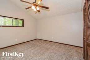 Marietta house for rent - the master bedroom is spacious and has a ceiling fan