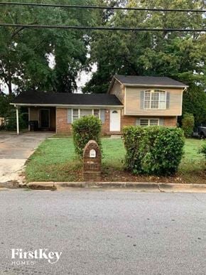 College Park house for rent - a house with a mailbox on the side of the street