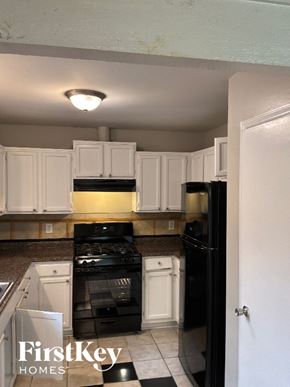 Riverdale house for rent - 227 Avalon Way Riverdale, GA 30274