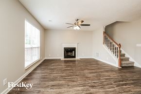 Antioch house for rent - the living room is clean and ready to be staged