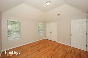 Ellenwood house for rent - the second bedroom has a hard wood floor and two closets
