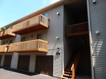 South Elgin house for rent - 375 Woodridge Circle